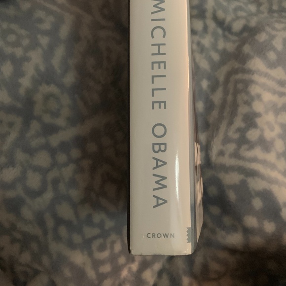 📚 NEW Becoming Michelle Obama Hardback Book Autobiography Memoir Pictures - Picture 16 of 16